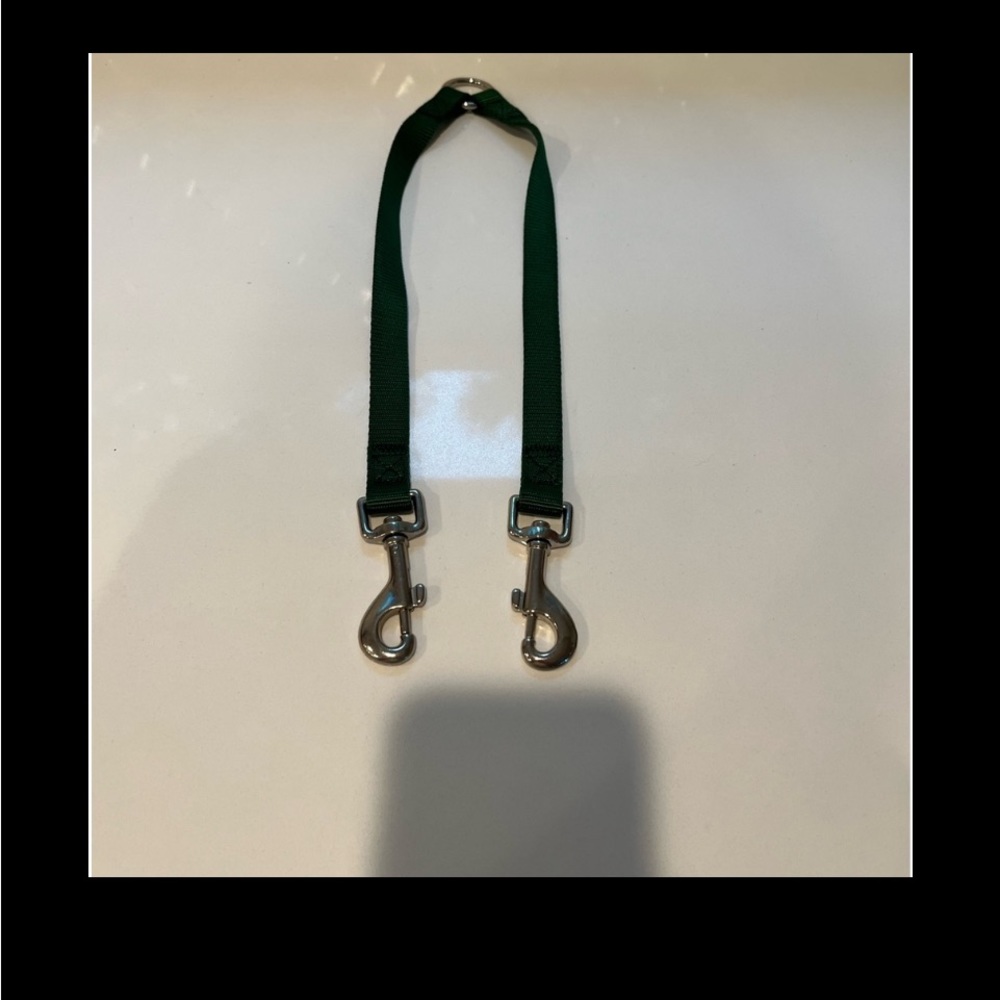 New leash coupler for walking 2 dogs at once!